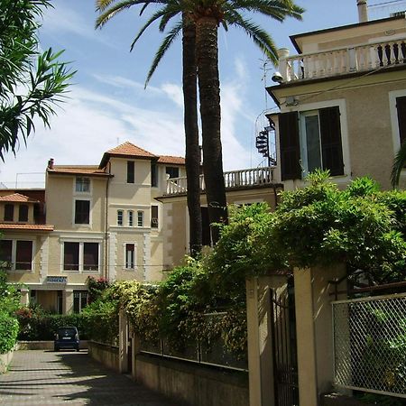 Hotel Fiorenza & Banksia Meuble Alassio Exterior foto